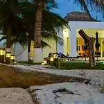 Casa De Playa , Pto Escondido , Oaxaca ; Casa Luisa