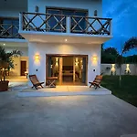 Casa Jubilee King Suite Main Floor