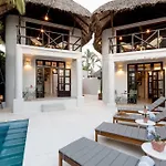 Casa Nopal-Private Pool, Chic, Steps From Beach