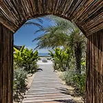 Lu Vee Oasis