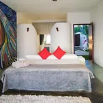 Casa Nova, Infinity Pool, Ocean View, Private Beach Acces, Starlink