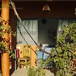 Tres Casitas, Casa Serena