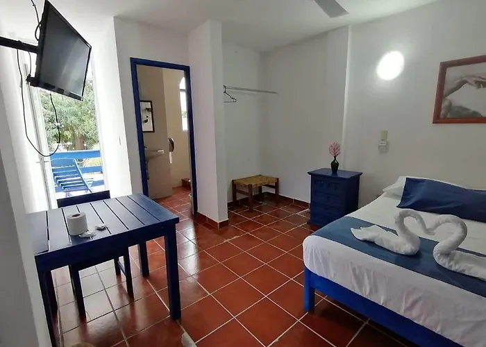 Hotel & Hostal Mayflower
