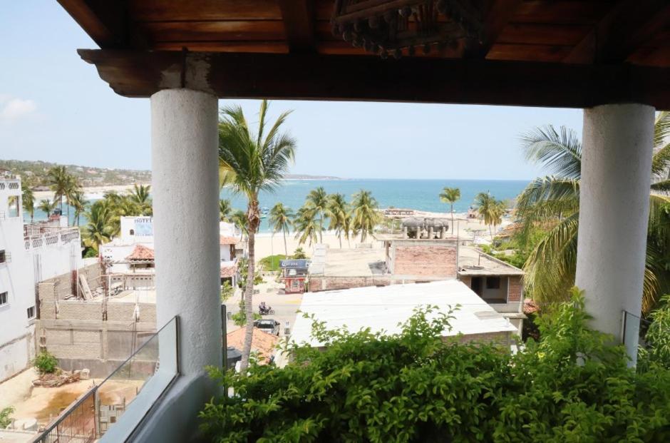 Hotel & Mayflower Puerto Escondido (Oaxaca)