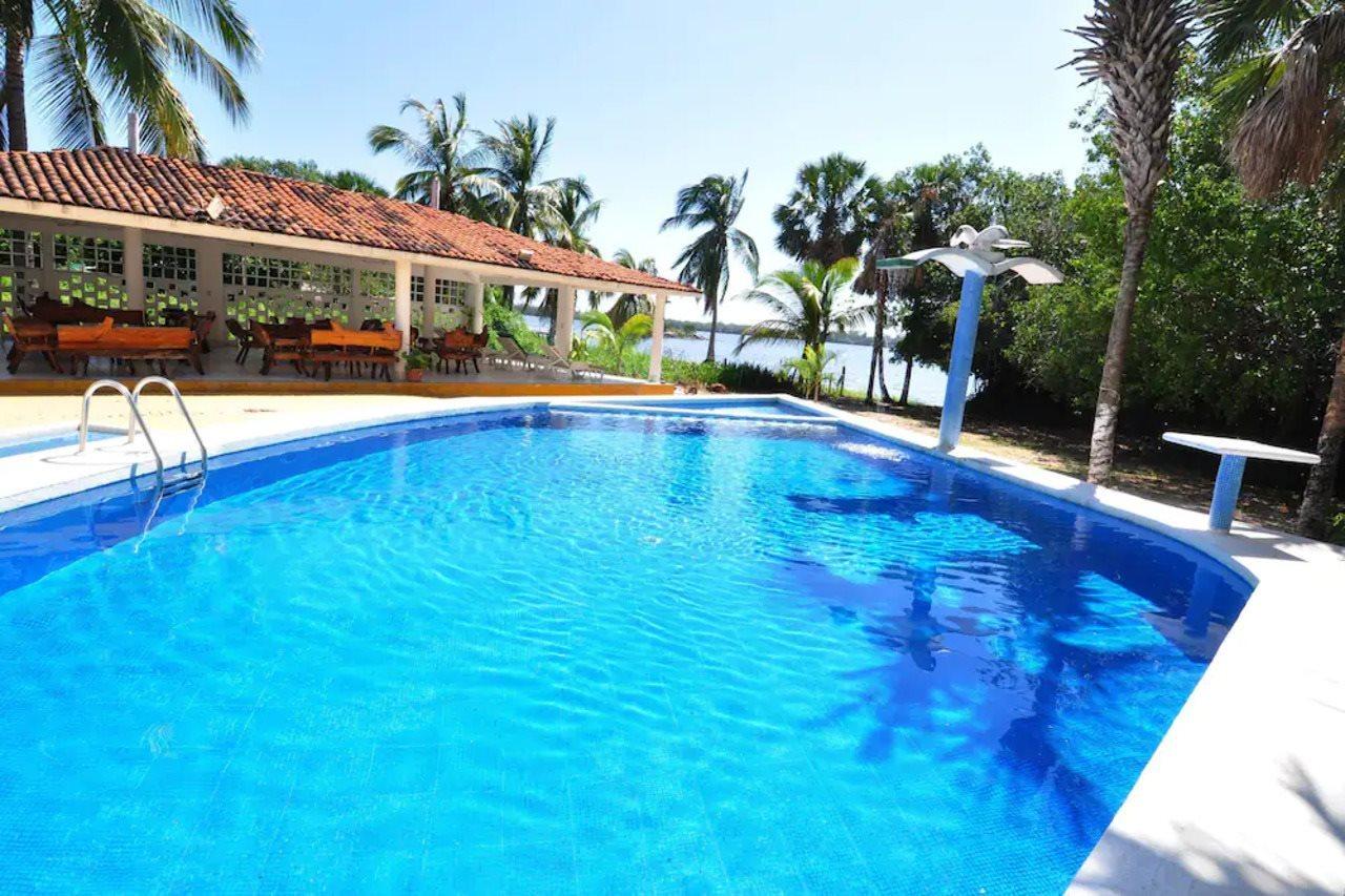 Night La Laguna Hotel