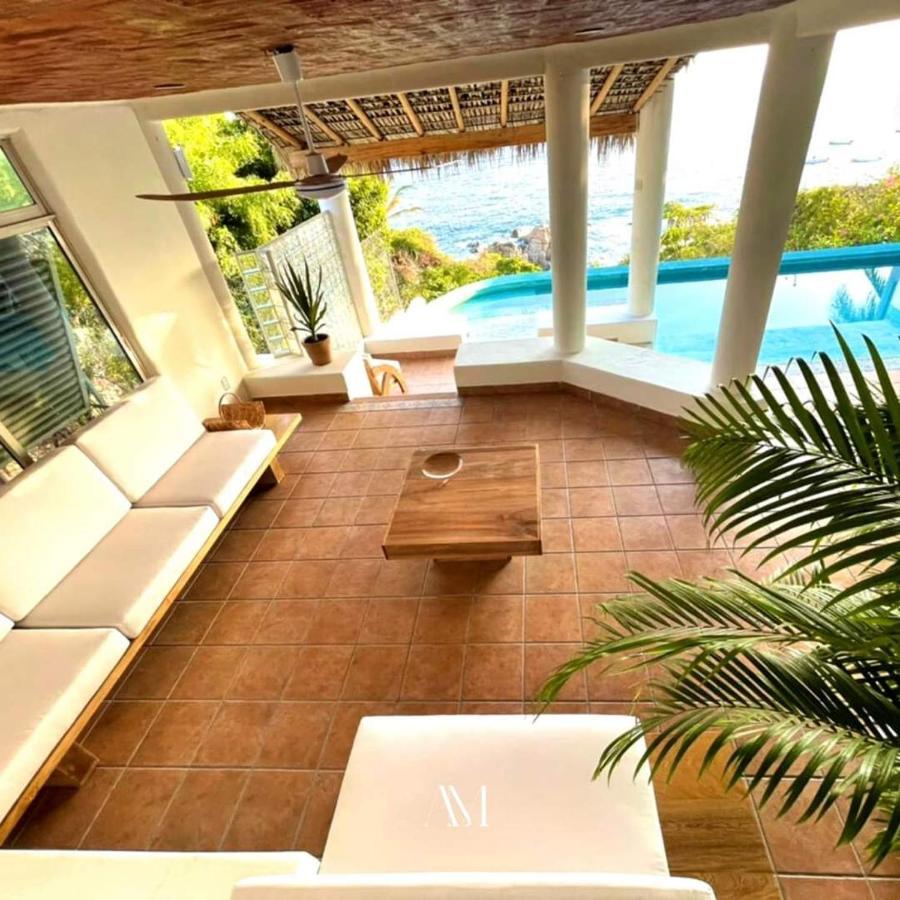Aguamiel Beach House *