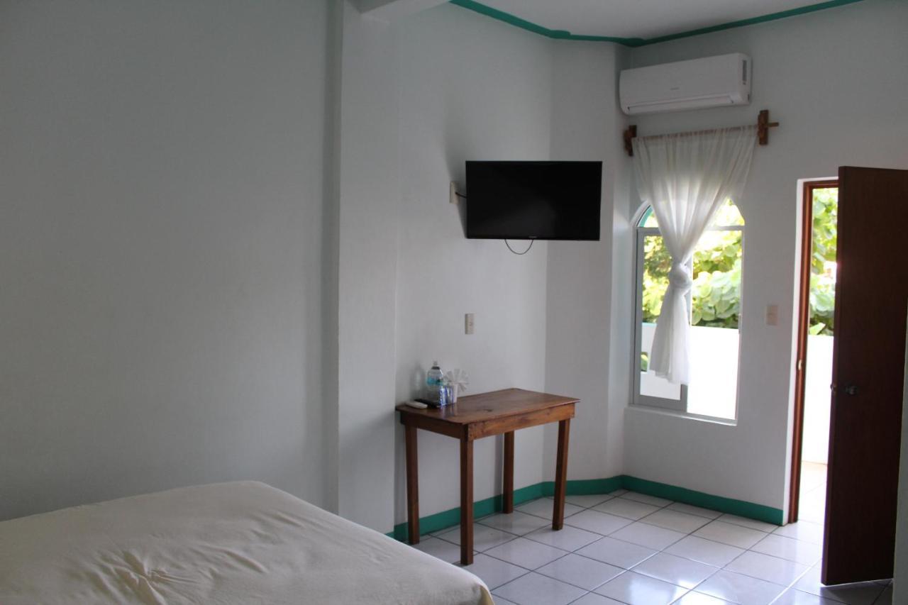 Escondido Hotel *