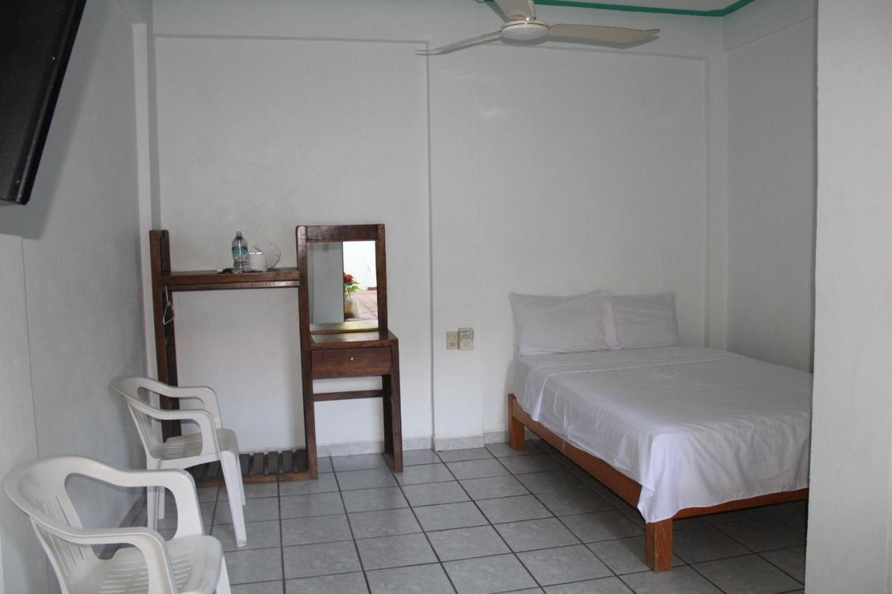 Hotel Escondido