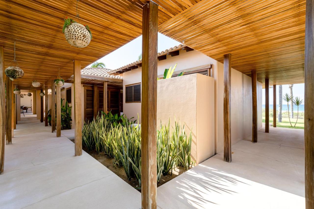 Casa Constantia Beach Front Home * Puerto Escondido (Oaxaca)