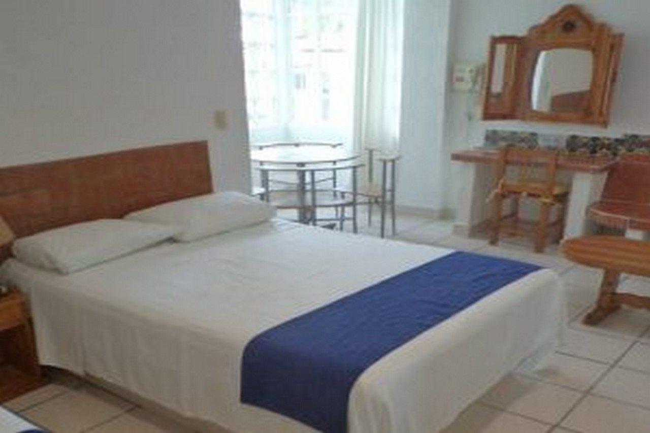 Night La Laguna Hotel