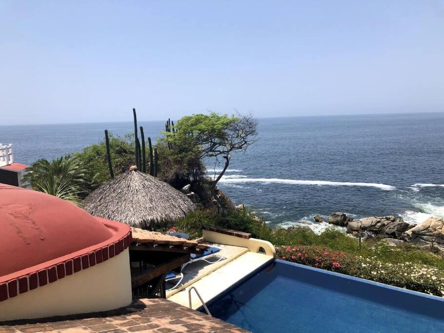 Infinity Pool With Spectacular Views Of The Pacific Ocean *