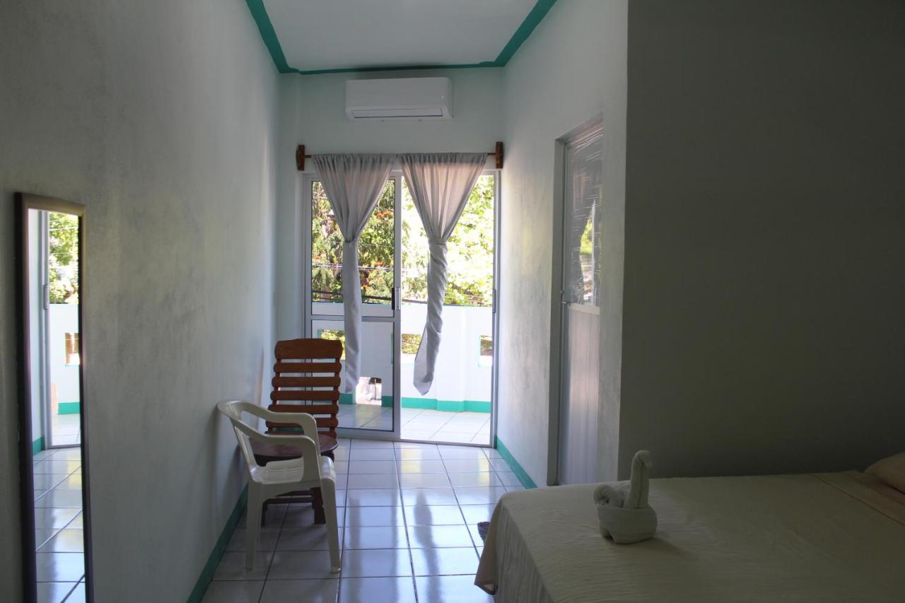 Escondido Hotel *