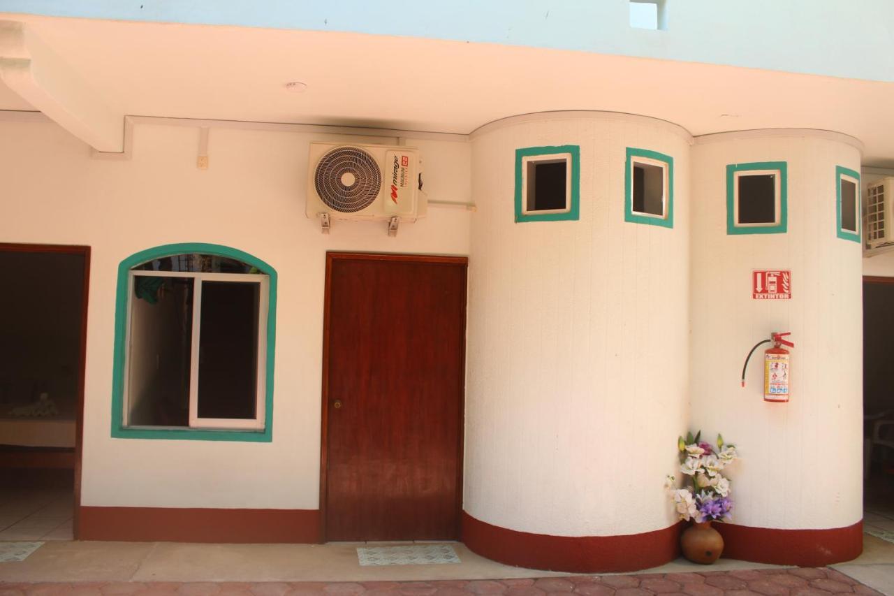 Escondido Hotel *