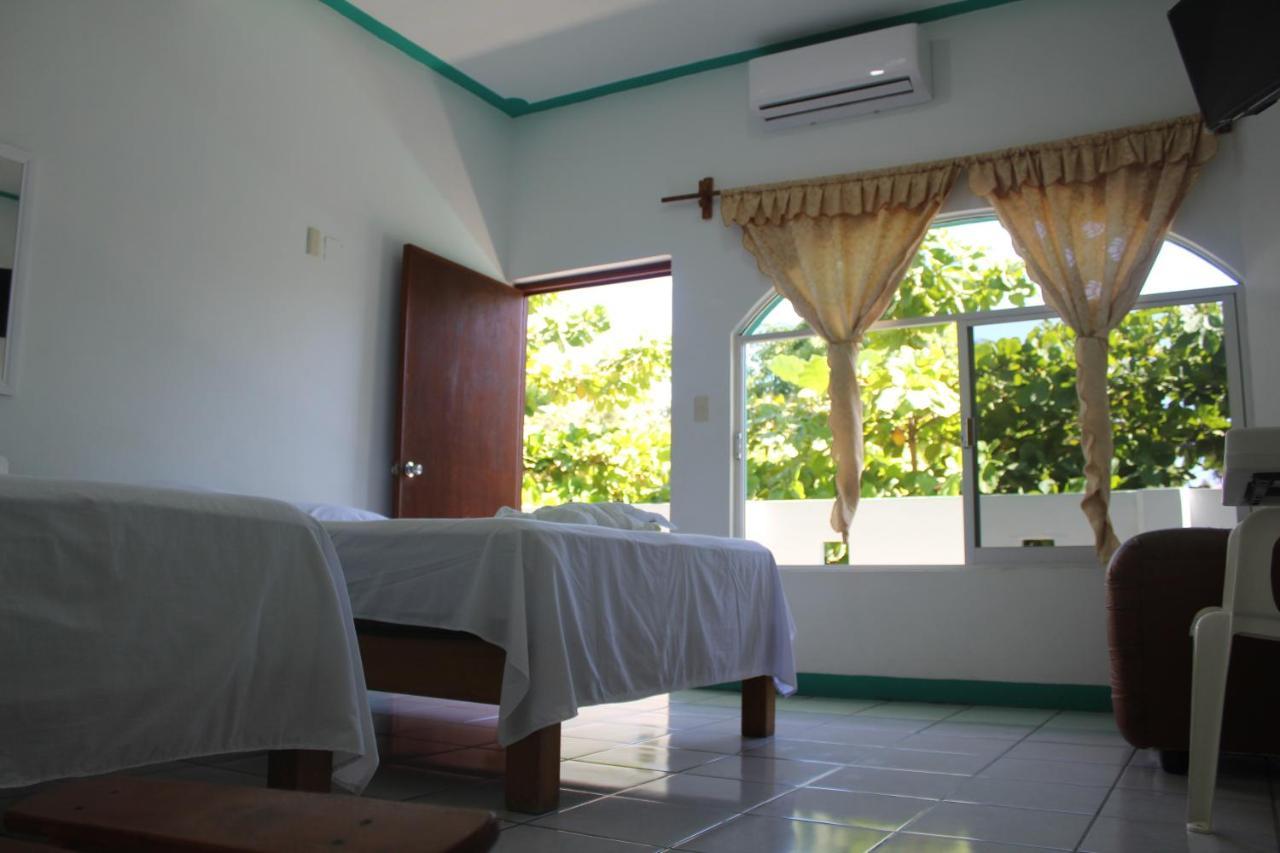 Escondido Hotel *