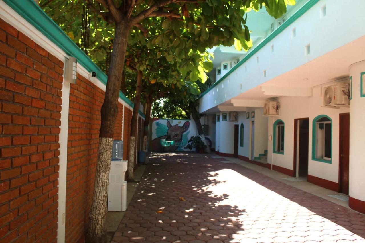 Escondido Hotel *