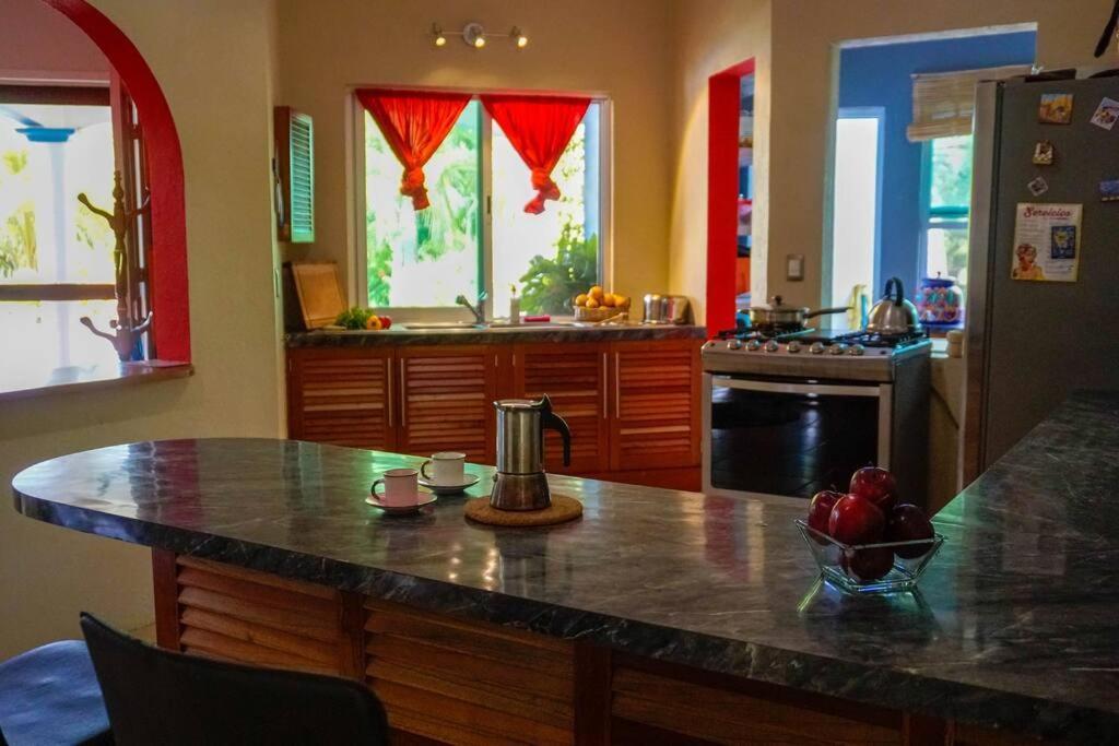 Villa Casa Bibi Ac Wifi Starlink Kitchen Fully Equipped Swimming Pool Hot Water Puerto Escondido (Oaxaca)