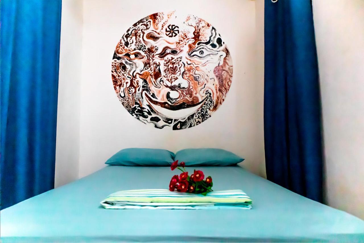 Shalom Hostal *
