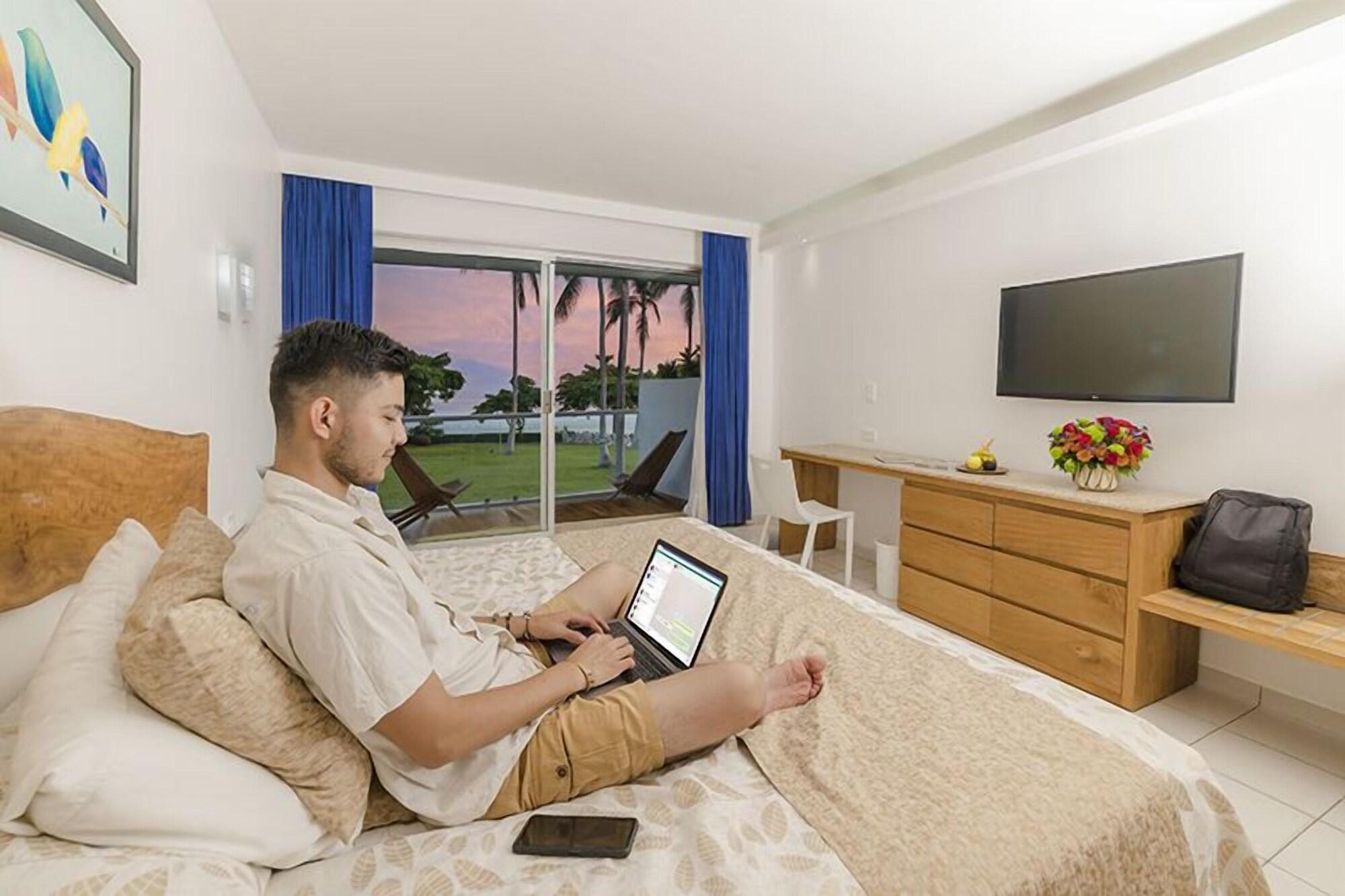 Resort Real Puerto Escondido 4*
