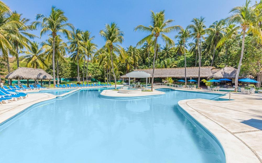 Resort Real Puerto Escondido 4*
