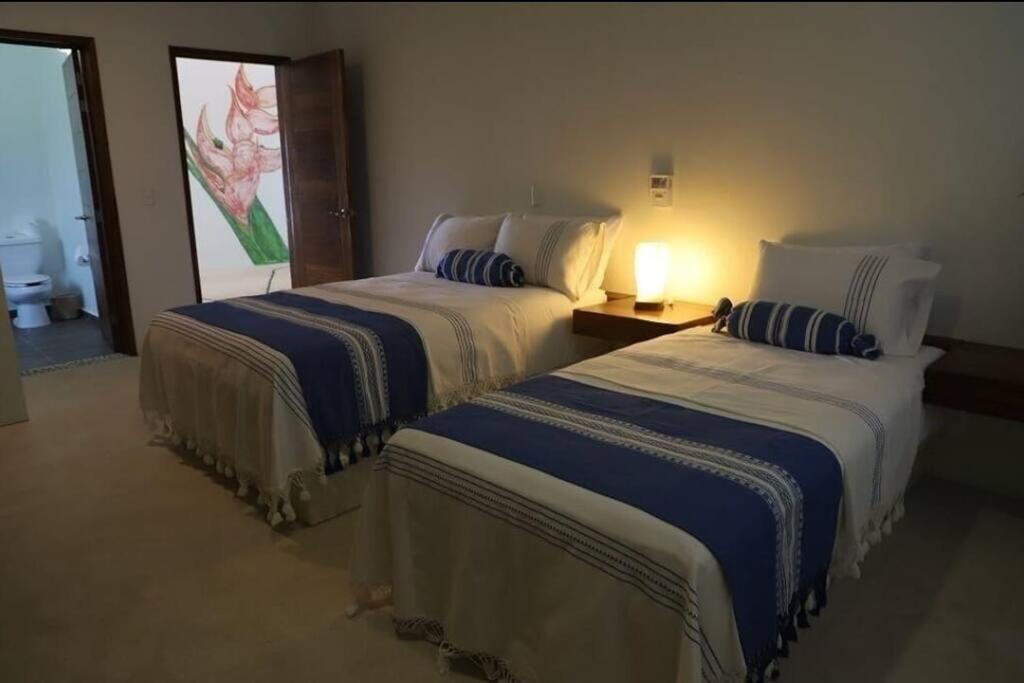 Casa De Playa , Pto Escondido , Oaxaca ; Casa Luisa * Puerto Escondido (Oaxaca)