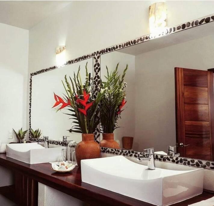 Casa De Playa , Pto Escondido , Oaxaca ; Casa Luisa * Puerto Escondido (Oaxaca)