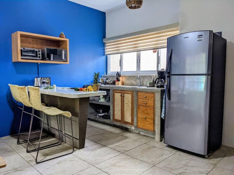 2br -water At Mikasa- Fast Wifi, King Beds, Ac, Near Beach, Pool *