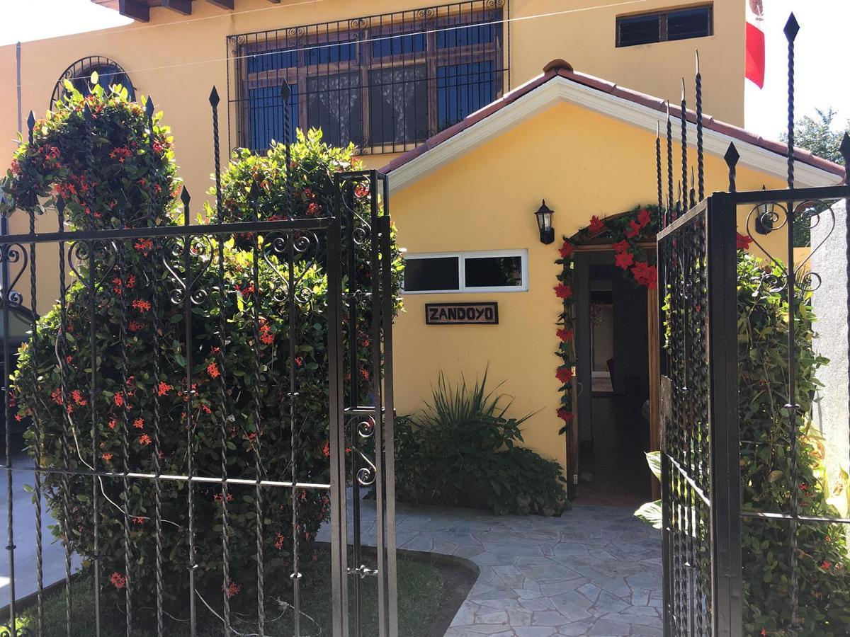 Bed & Breakfast Zandoyo *