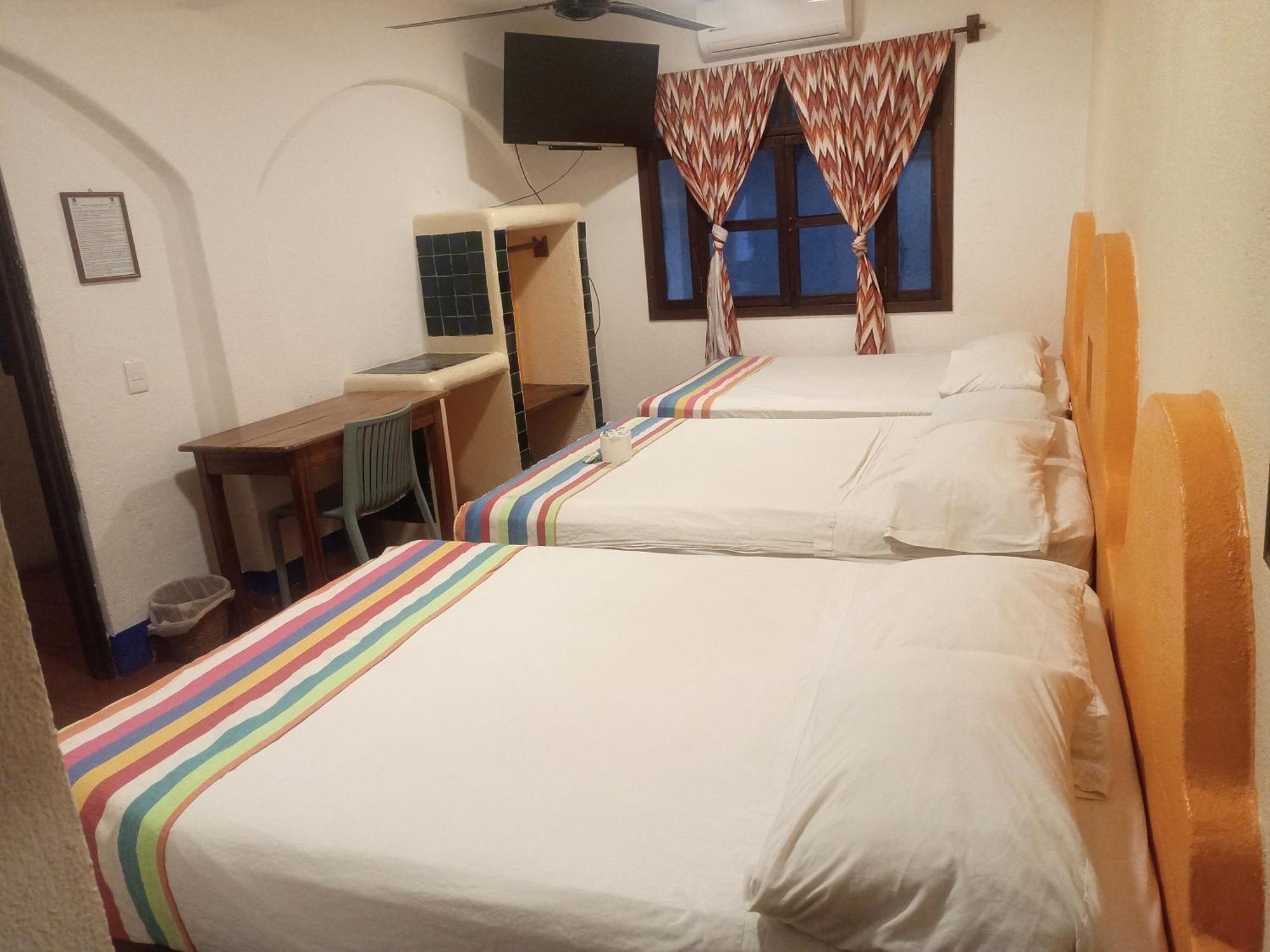 Pargos Hotel&cowork 2*