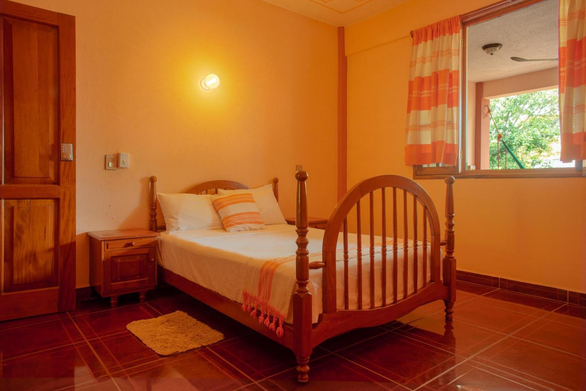 La Casona Hostel *