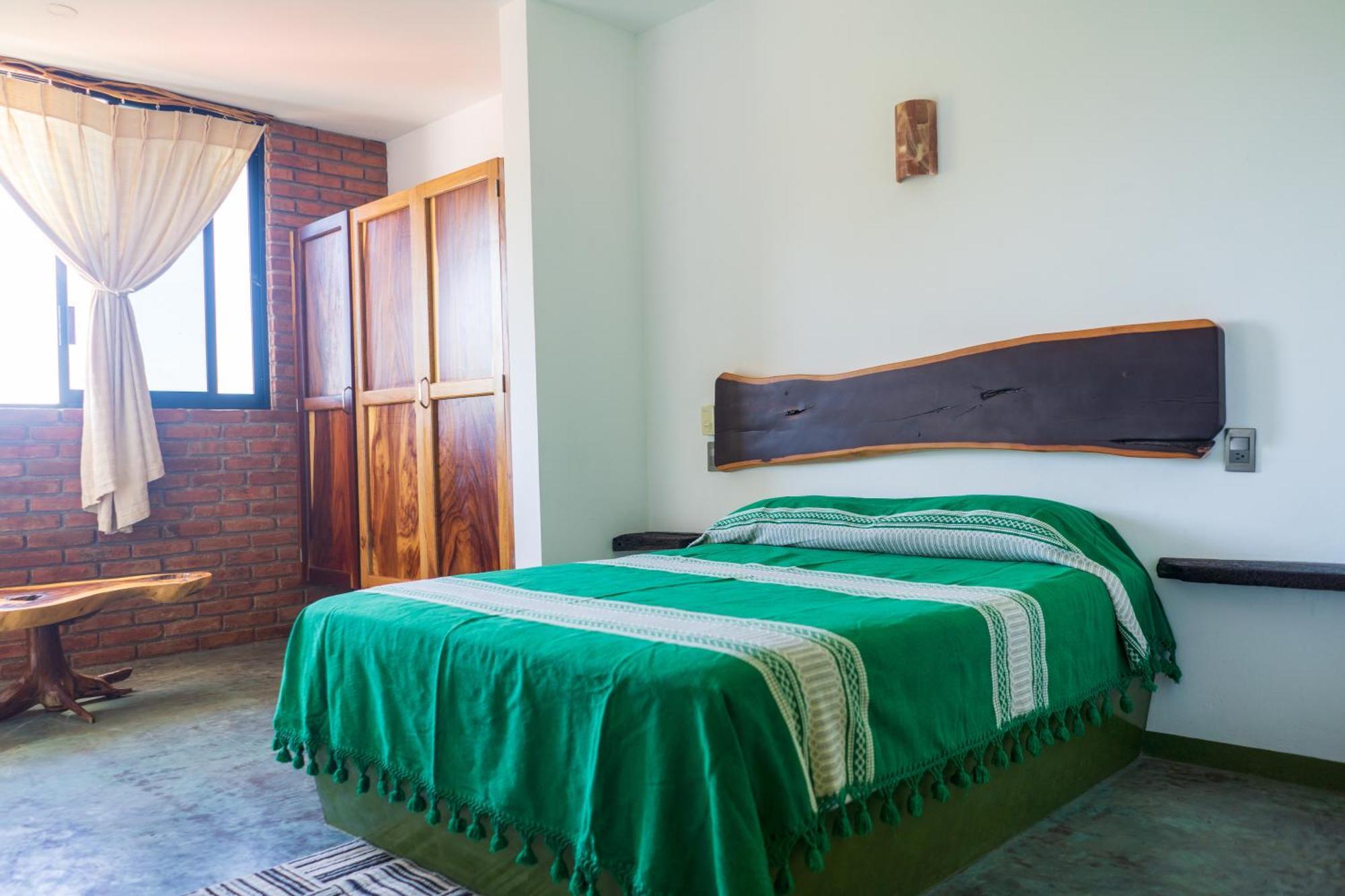 Madre Tierra & Coworking Hostel