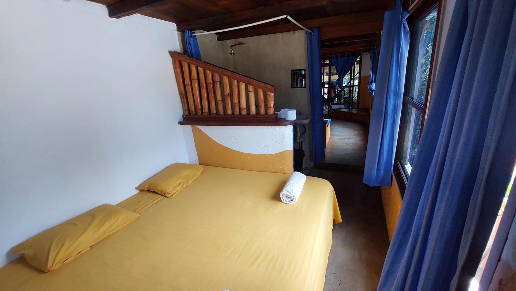 Tower Bridge Hostel *