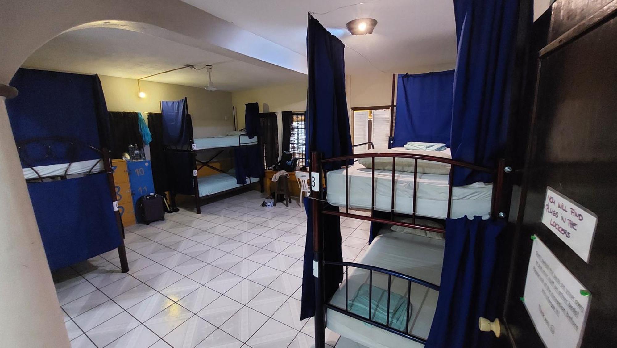 Tower Bridge Hostel *