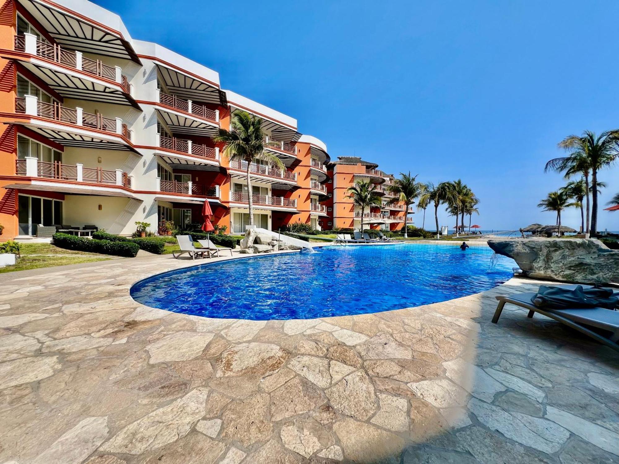Apartment Beachfront In A Peaceful 8mi From Puerto Escondido *