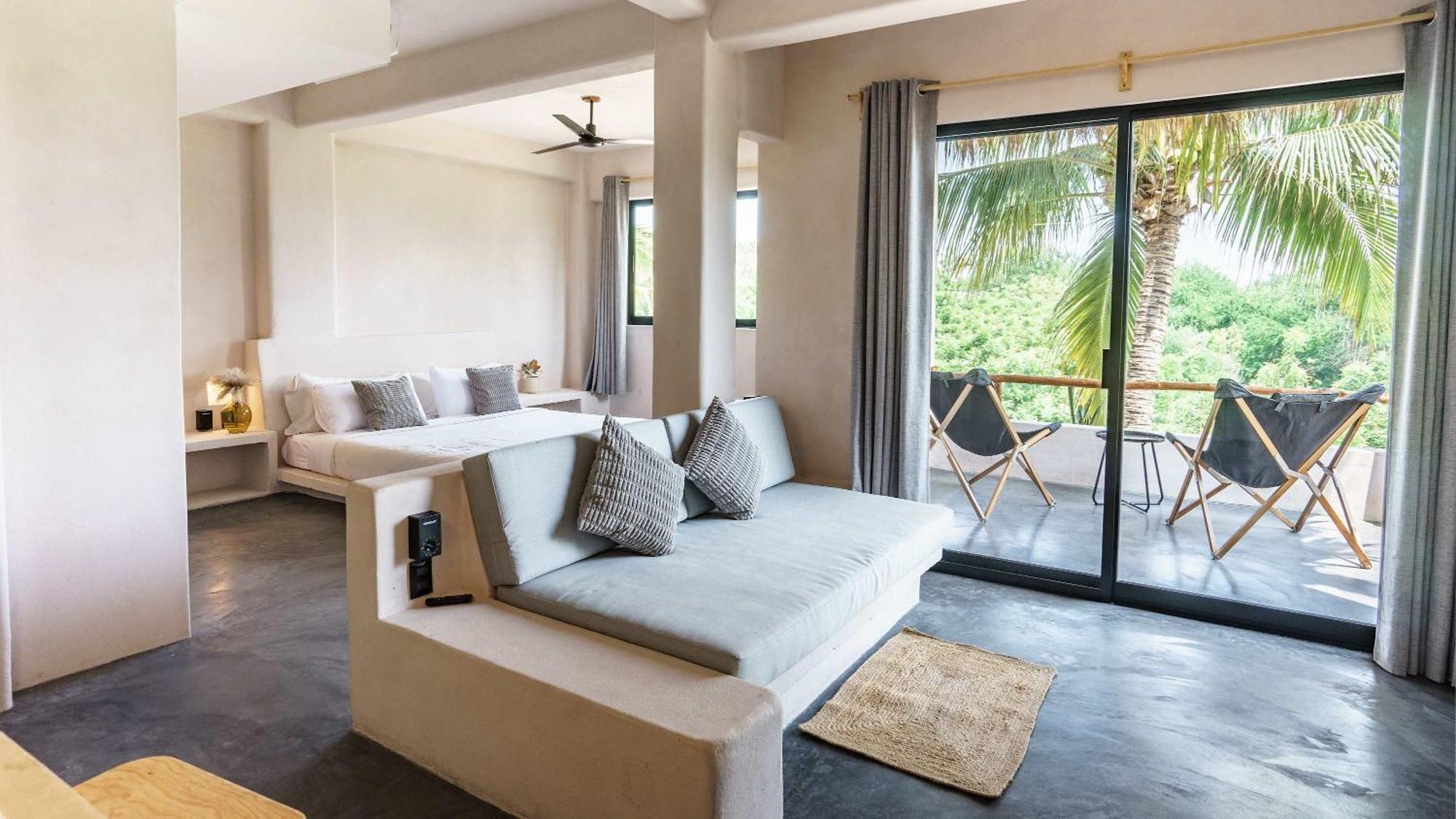 Casa Leah - Luxurious Seaside Retreat In Zicatela - 2 Outdoor Pools - Steps To The - 10