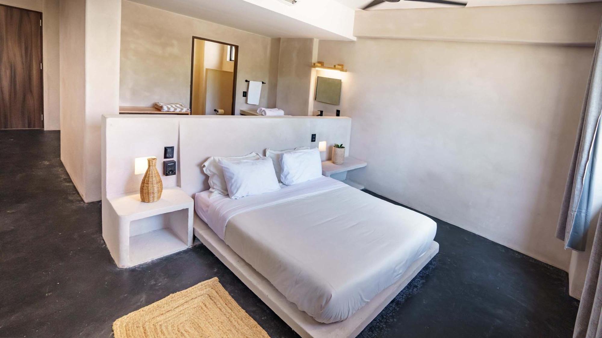 Casa Leah - Seaside Oasis In Zicatela - 2 Outdoor Pools - Steps 2 The - Ac For Comfort - 6 *