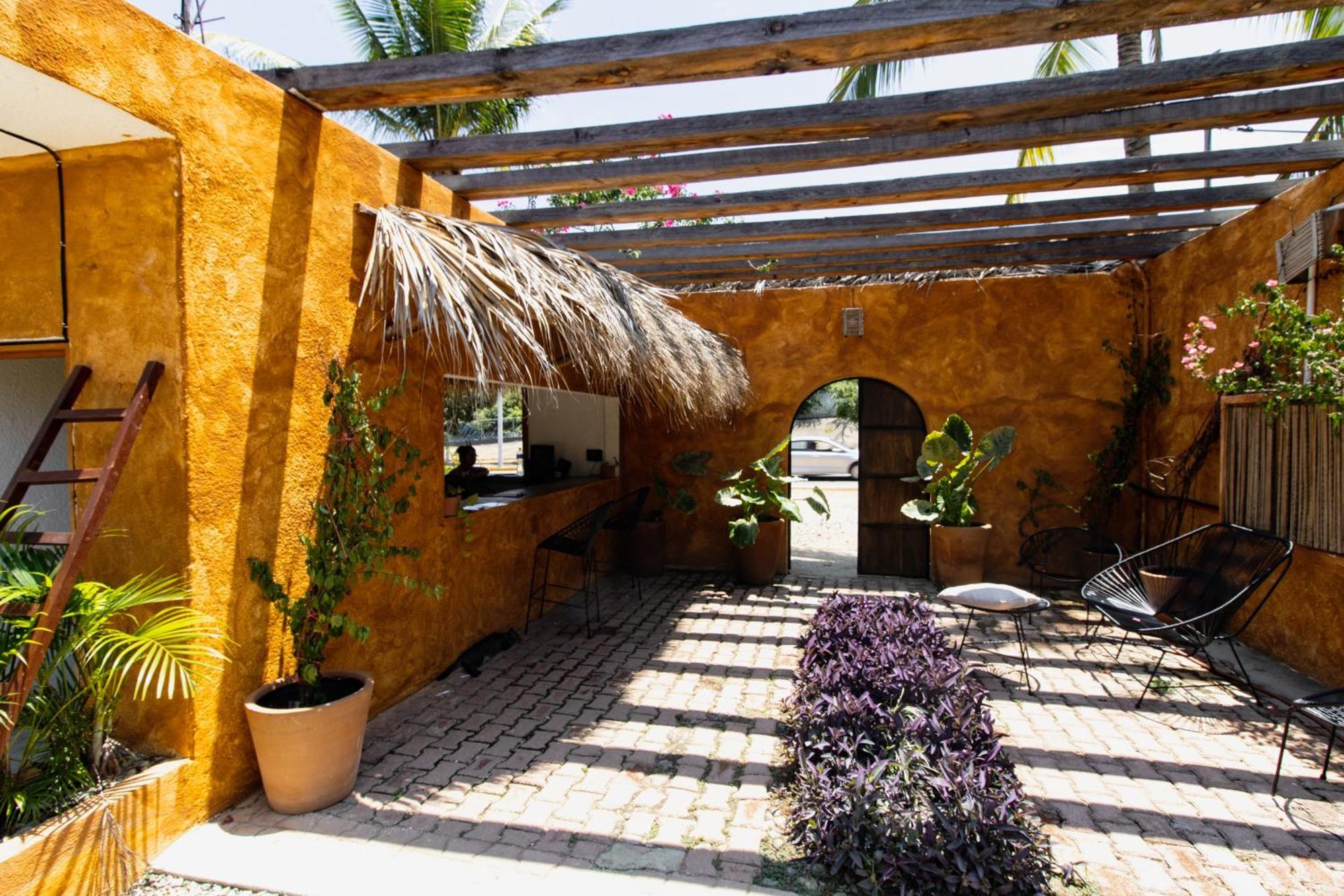 Hidden Port Melrose Place
