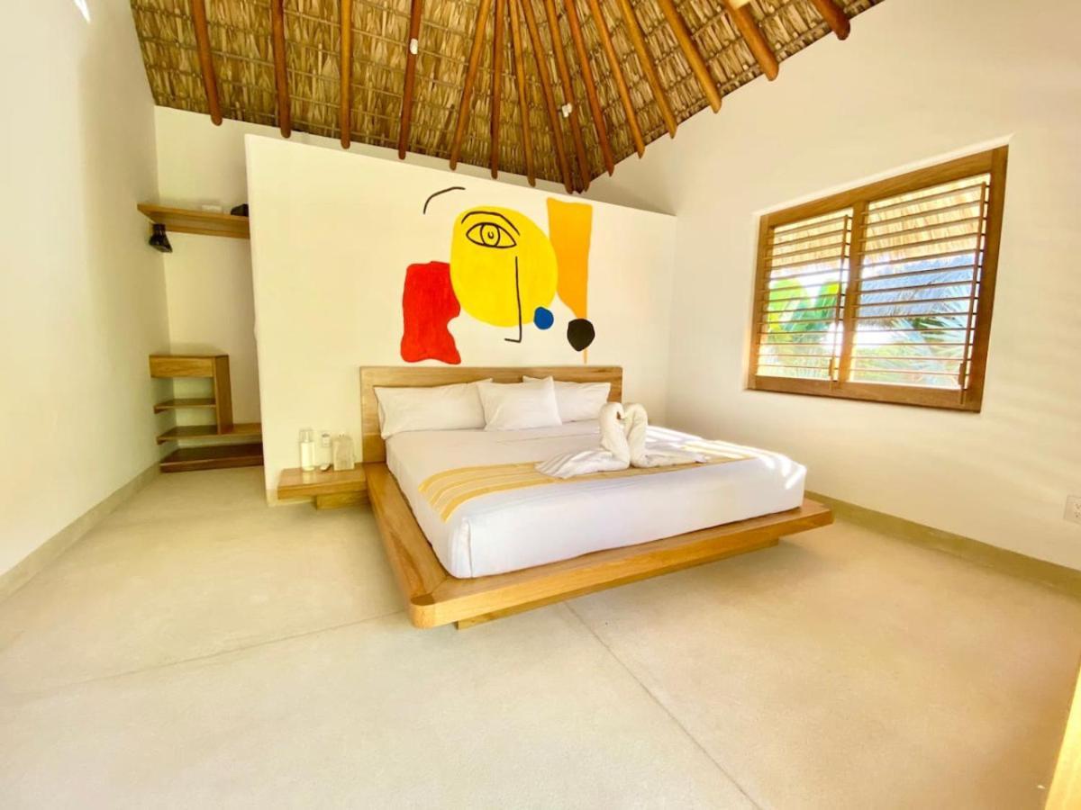 Casa Mona - Beachfront Luxury - Verified Listing *