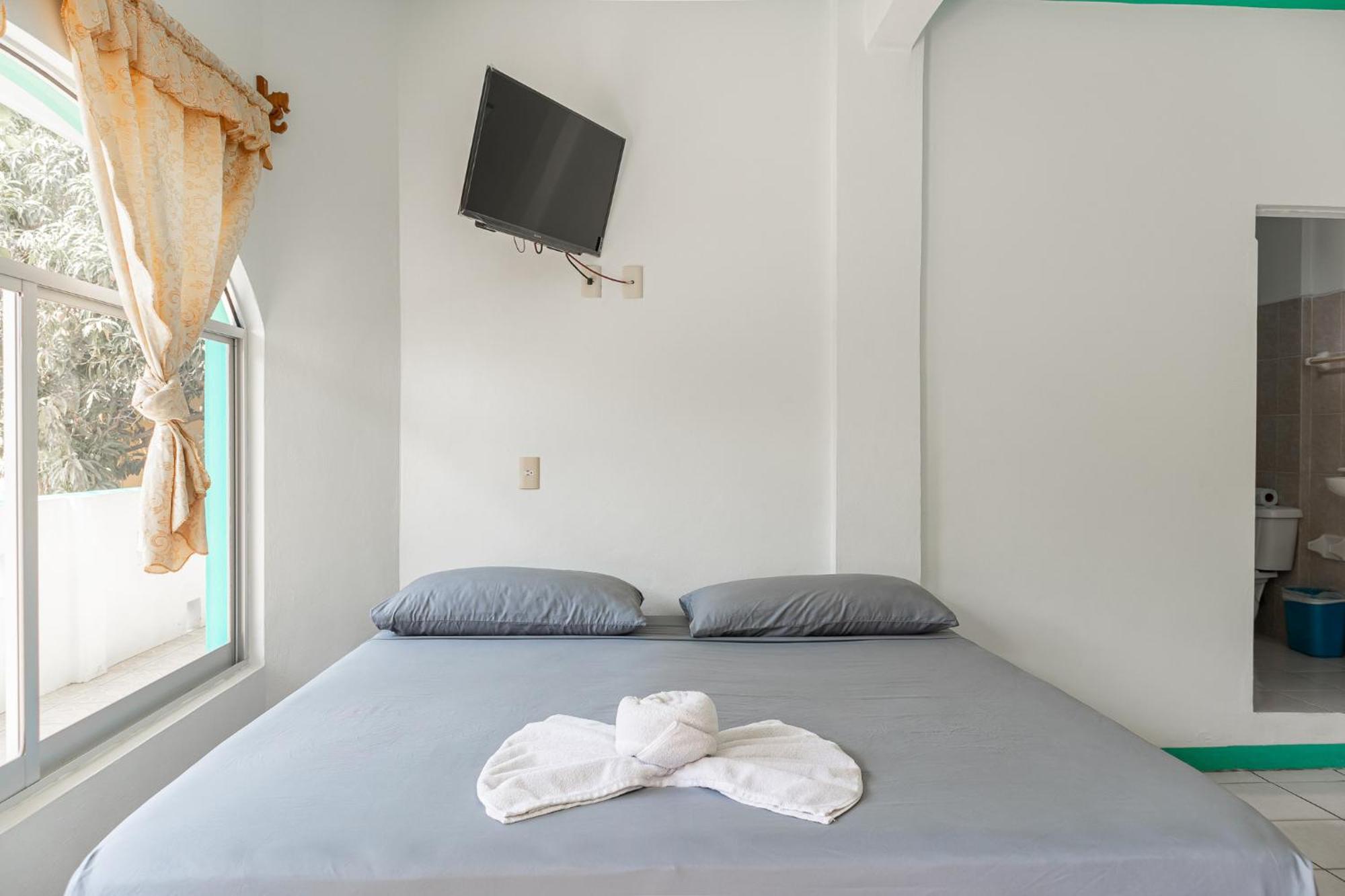Hotel Escondido *