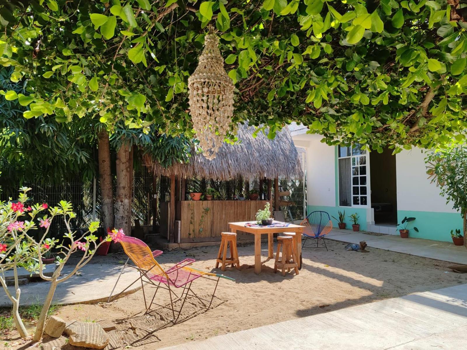 Shanti Shanti Hotel *