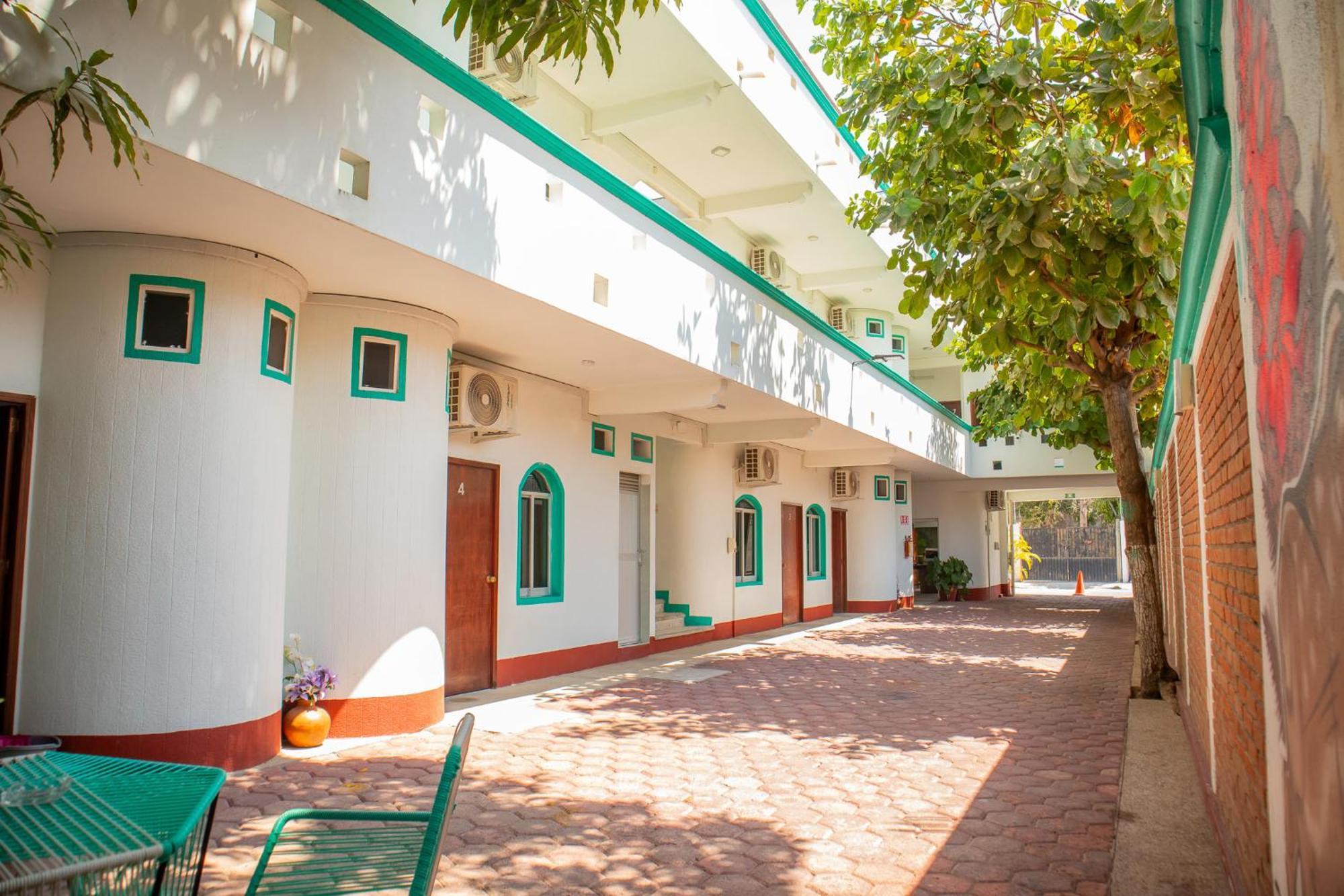 Hotel Escondido