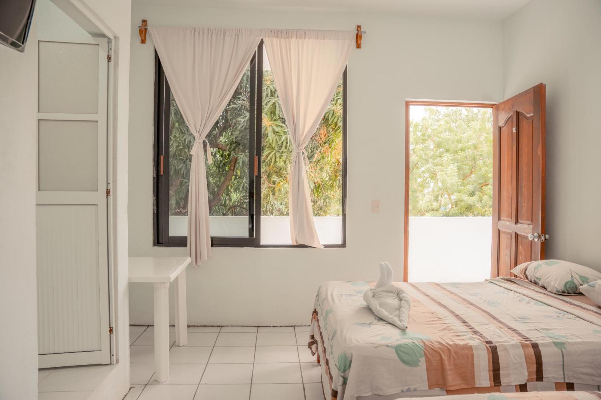 Palmarito Hotel *