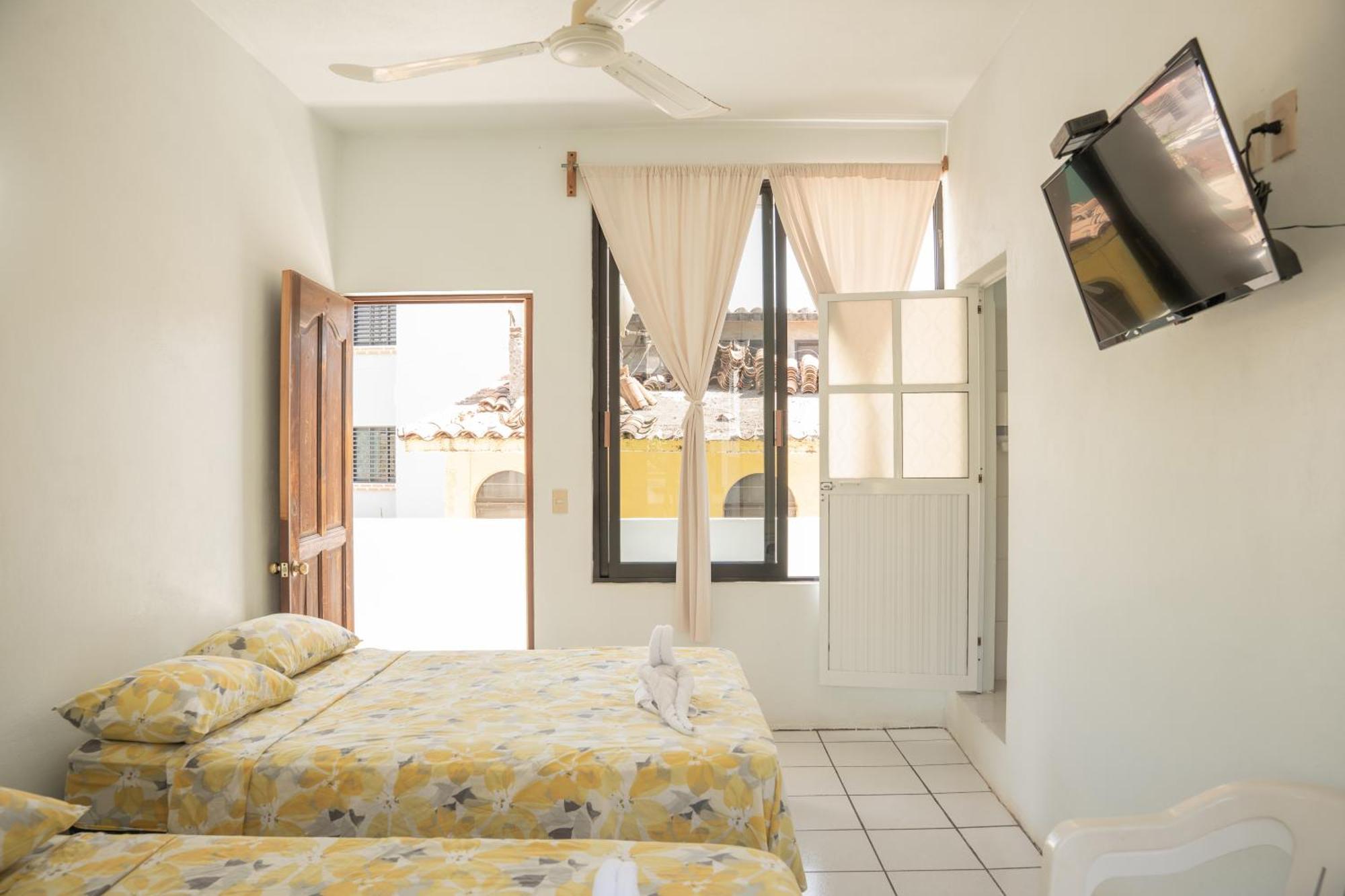 Palmarito Hotel *