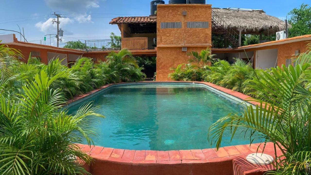 Hidden Port Melrose Place Apartahotel