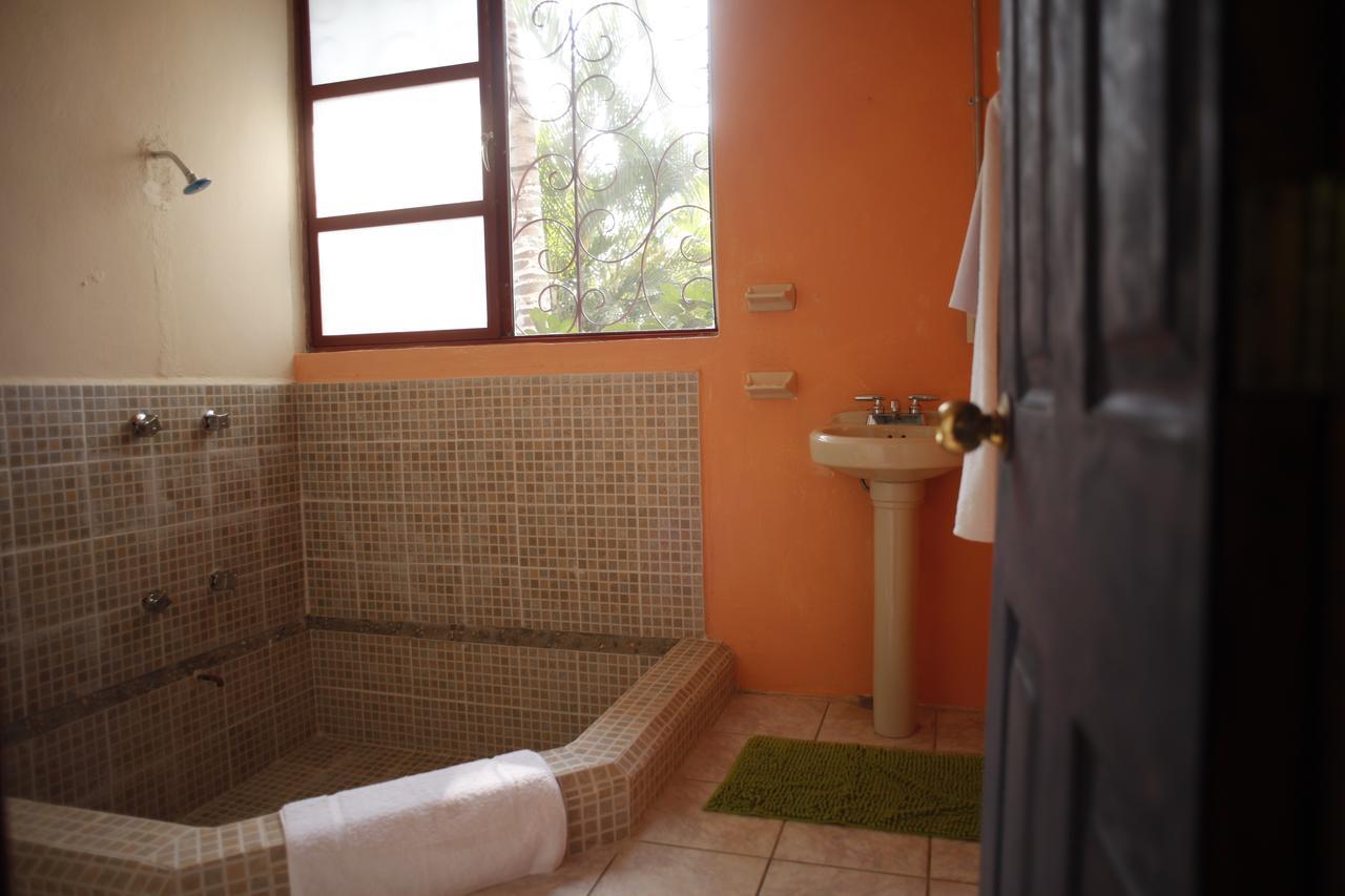 Tres Casitas, Casa Viva *