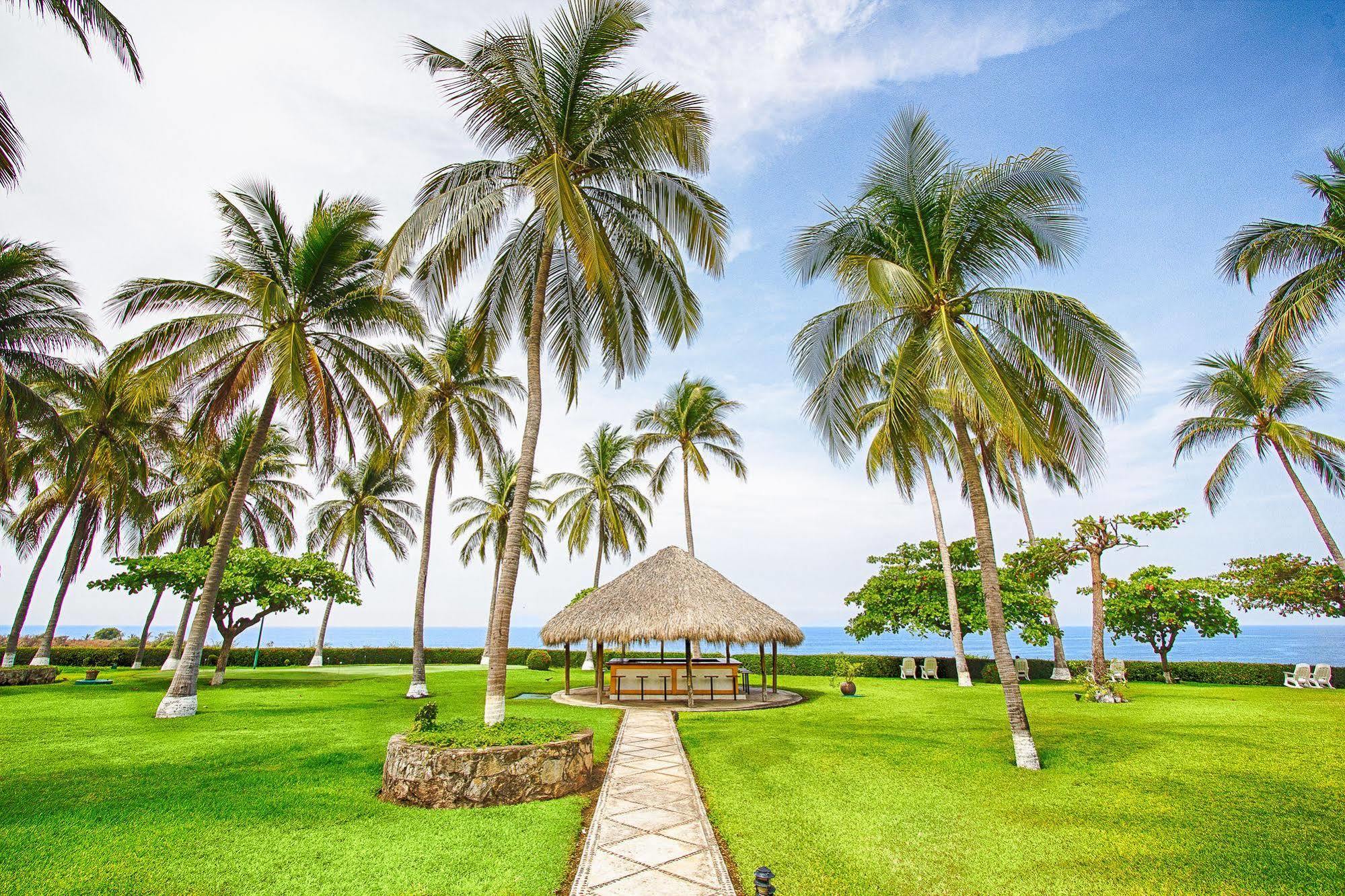 Real Puerto Escondido Resort