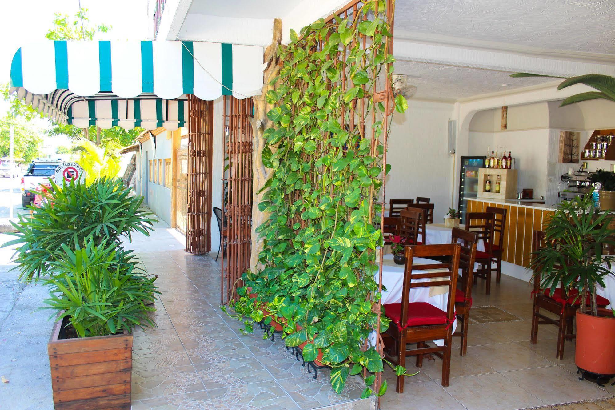 Hotel Careyes Puerto Escondido 3*