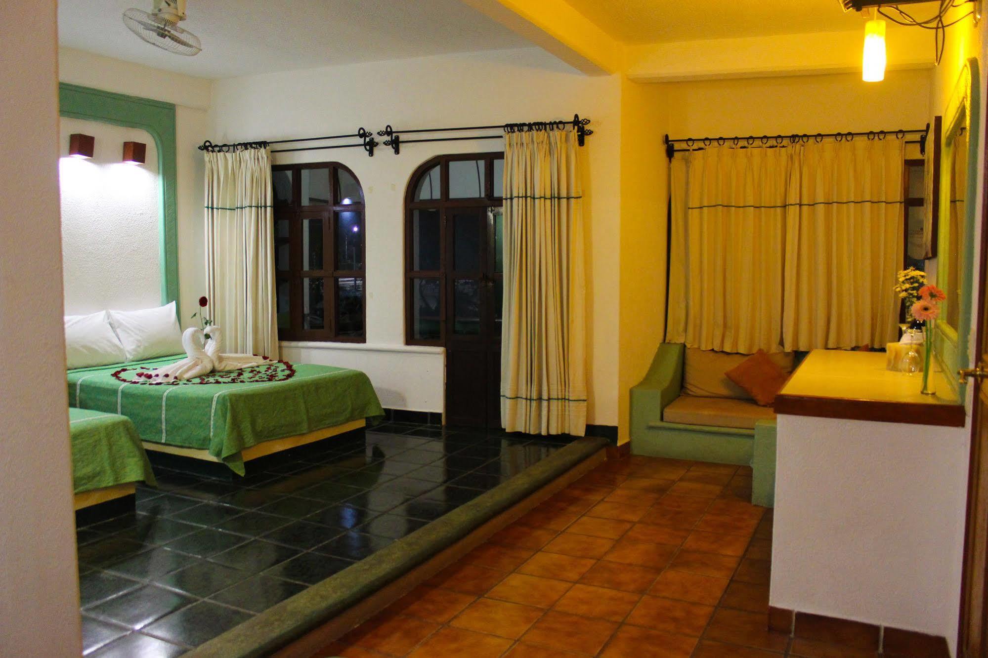 Careyes Puerto Escondido 3* Puerto Escondido (Oaxaca)