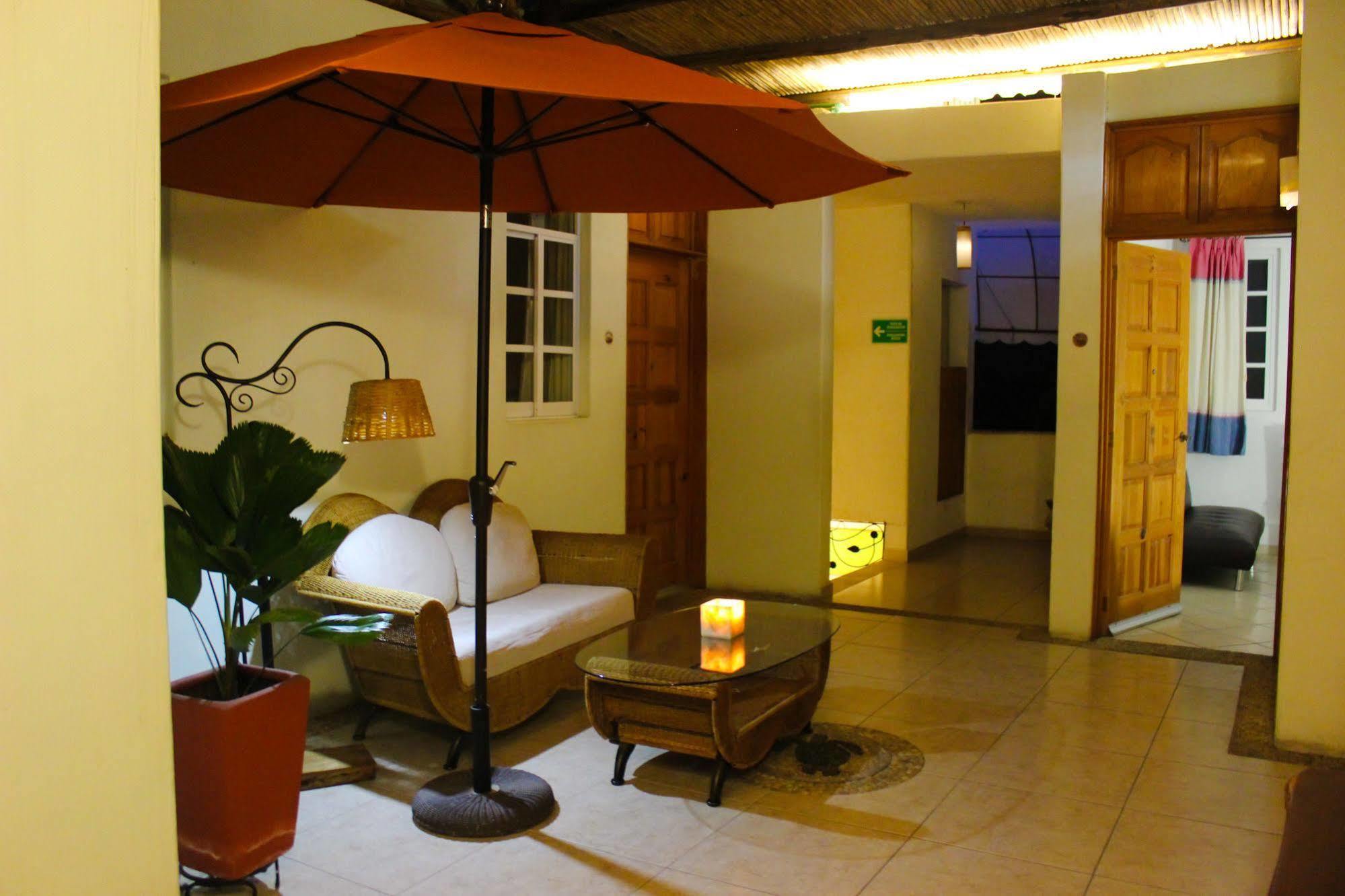 Hotel Careyes Puerto Escondido 3*