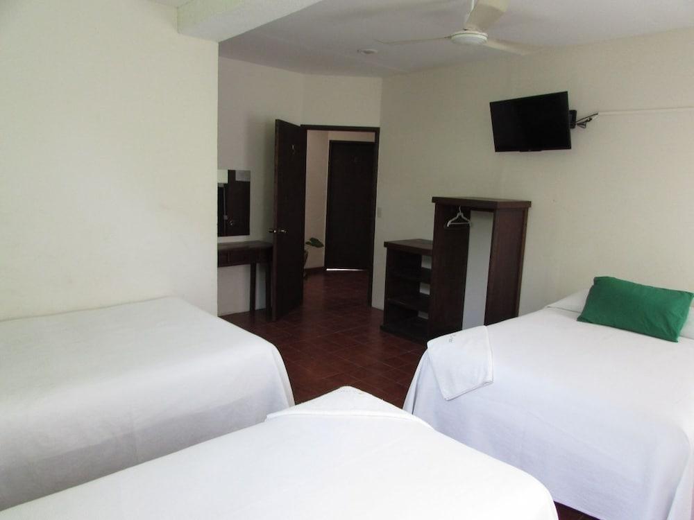 Hotel Puerto Piedra 2*